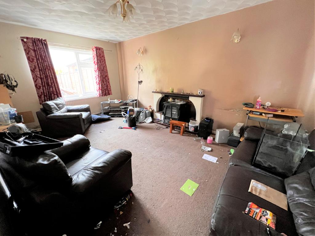 4 Boyd Close, Standish, Wigan 2 bed terraced house £50,000