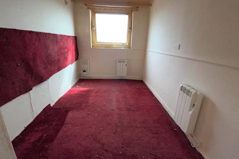 2 bedroom flat for sale - 42 Burnsall Croft, Leeds, West Yorkshire