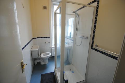 2 bedroom flat to rent - 2 Bedroom Student Flat in Lansdowne