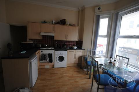 2 bedroom flat to rent, Flat 1, 20 Lansdowne Road, Dorset