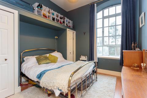 94/8 Inchview Terrace, Edinburgh, EH7 6TF