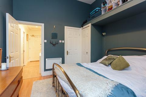 94/8 Inchview Terrace, Edinburgh, EH7 6TF