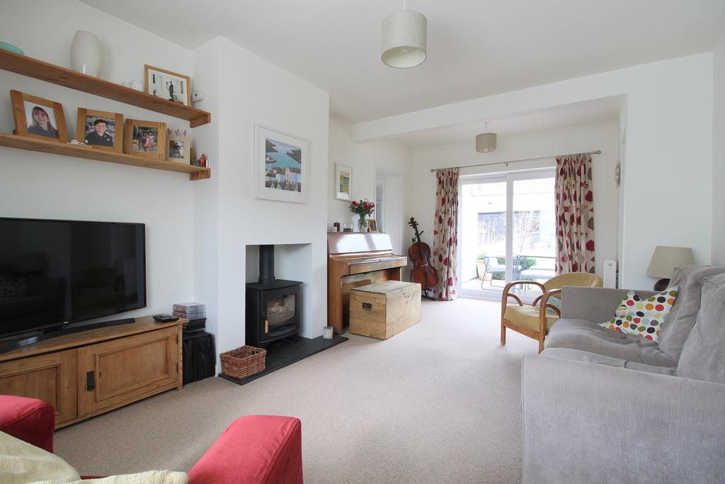 SITTING ROOM (Photo
