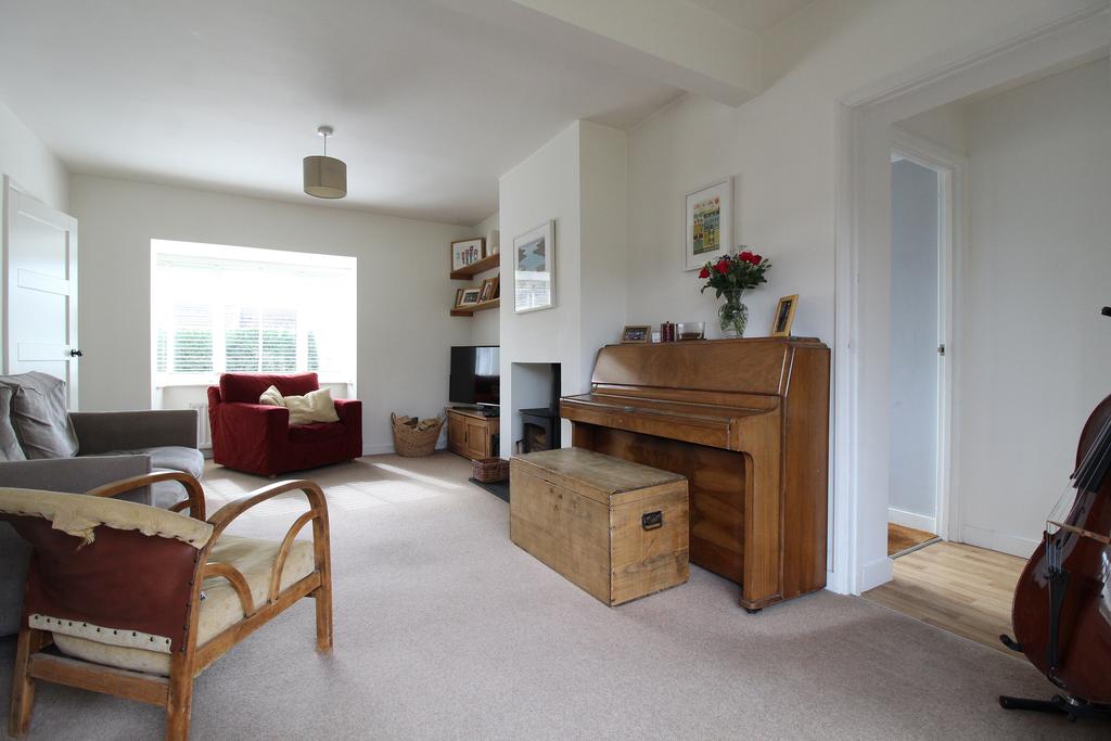 SITTING ROOM (Photo