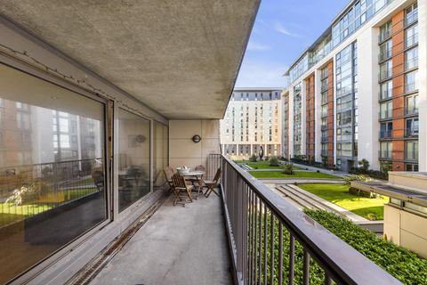 1 bedroom flat for sale, Baltic Apartments, London, E16