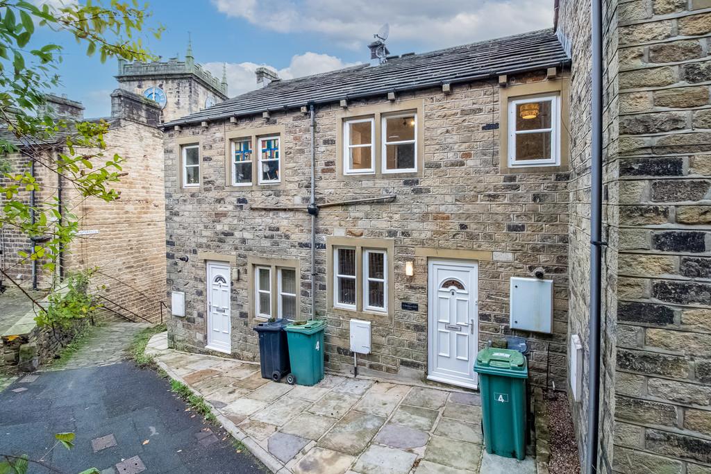 Bunkers Hill, Holmfirth 2 bed terraced house for sale £139,950