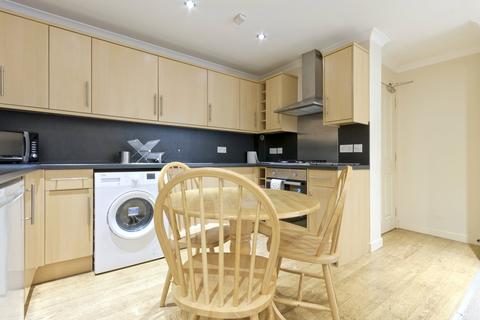 3 bedroom flat to rent - Bon Accord Street, City Centre (Basement Centre), Aberdeen, AB11