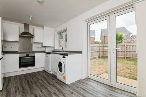 3 bedroom semi-detached house to rent, Apple Way