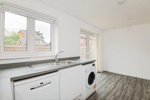 3 bedroom semi-detached house to rent, Apple Way