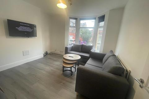 4 bedroom end of terrace house to rent, Portman Road, Wavertree, Liverpool