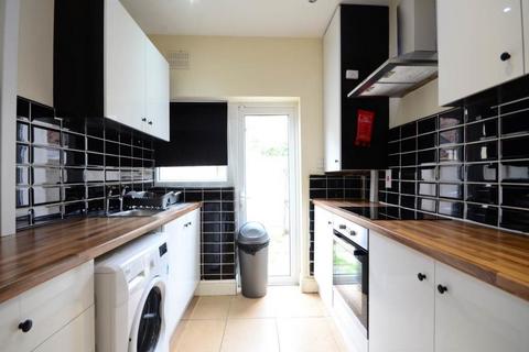 4 bedroom end of terrace house to rent, Portman Road, Wavertree, Liverpool