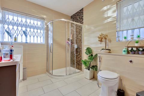 59 Vyner Road, London, W3 7LZ