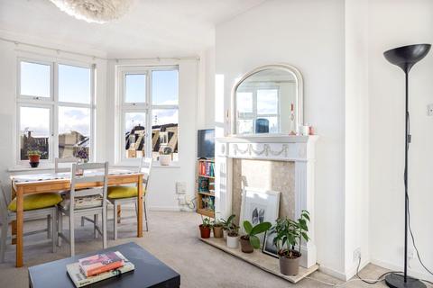 Flat 27, Milton Lodge Whitton Road, Twickenham, TW1 1BU