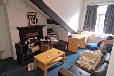 175 Hyde Park Road, Leeds, LS6 1AH
