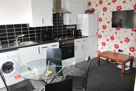 4 bedroom house share to rent - Deyne Street, Salford