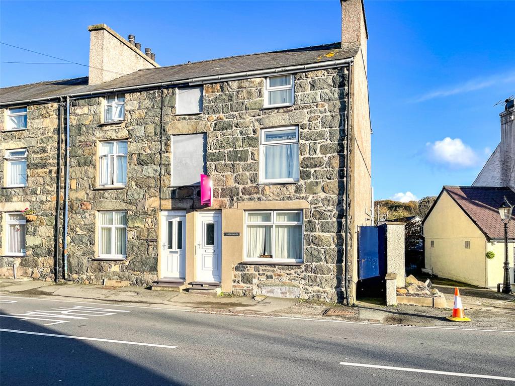 Bontnewydd, Caernarfon, Gwynedd, LL55 3 bed end of terrace house for sale £150,000