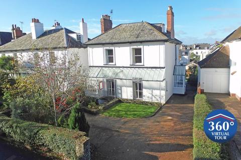 5 bedroom detached house for sale - A lovely detached home in St Leonards Road
