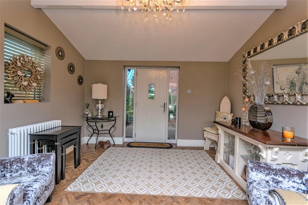 Sandy Lane, Blackpool, FY4 4 bed detached house £650,000