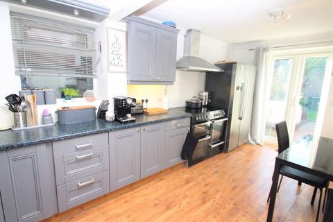 22 De Havilland Close, Hawkinge, Folkestone, CT18 7FE