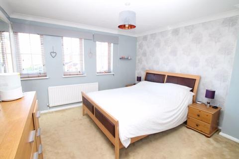 22 De Havilland Close, Hawkinge, Folkestone, CT18 7FE