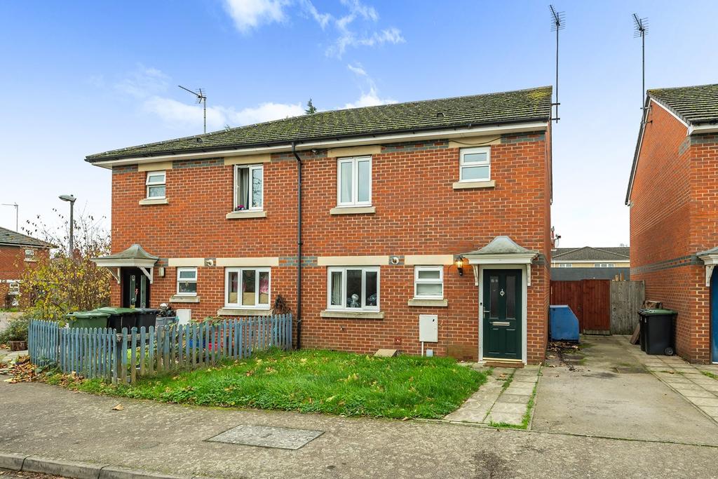 Lucas Way, Shefford, SG17 3 bed semidetached house £315,000