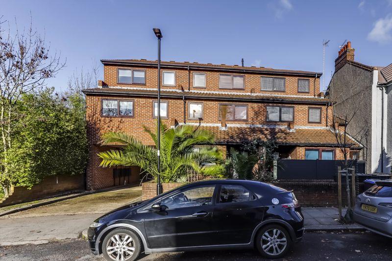 Graeme Road, Enfield 1 bed flat for sale £249,950