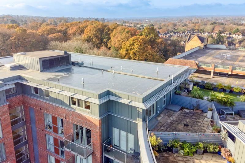 The Heart, WaltonOnThames 3 bed penthouse for sale £675,000