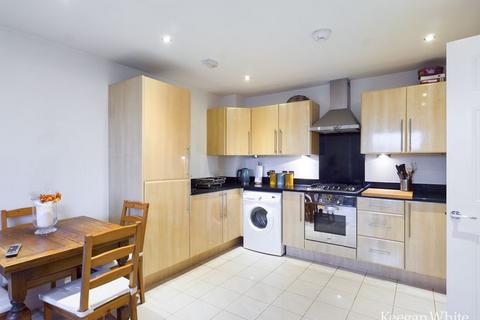 2 bedroom apartment to rent, Kingsmead Road, High Wycombe