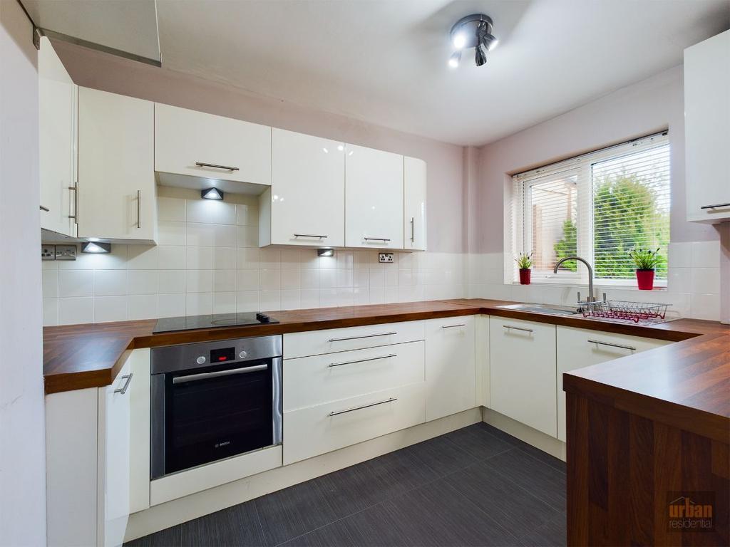 Fouracres, Maghull 3 bed semidetached house £195,000