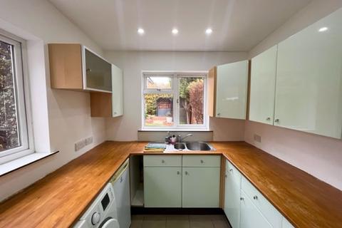 4 bedroom terraced house to rent, Elsinge Road, Enfield, EN1