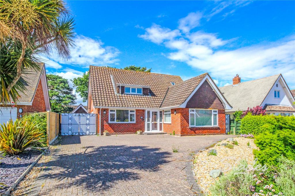 Waterford Gardens, Highcliffe... 3 bed chalet £700,000