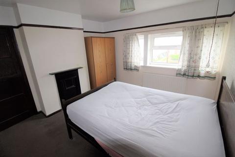 3 bedroom semi-detached house for sale - Dee Park, Holt, Wrexham