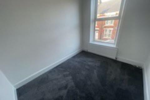 2 bedroom apartment to rent, Victoria Avenue, Wallsend NE28