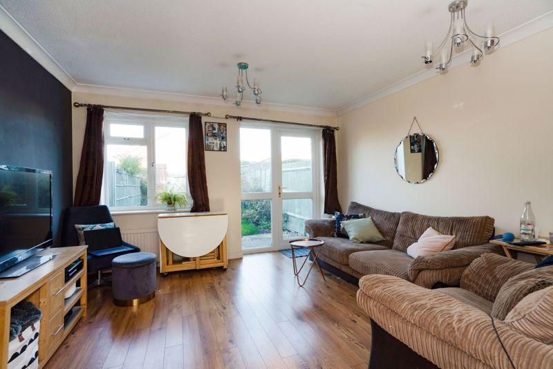Kingfisher Way, Bicester 2 bed terraced house for sale £295,000