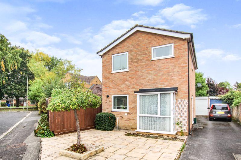 Charlbury Close KIDLINGTON 3 bed detached house £375,000