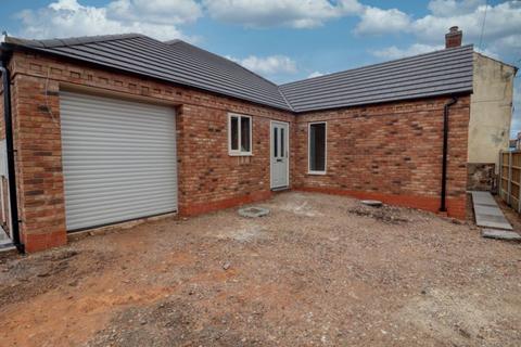 3 bedroom detached bungalow for sale - Bowling Green Lane, Crowle