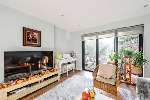 2 bedroom apartment for sale - Golders Green Crescent, London, NW11
