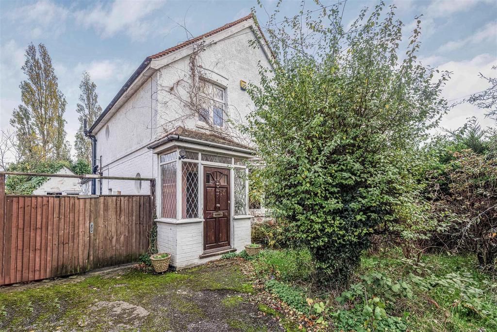 Church End Lane, Tilehurst, Reading 3 bed detached house £375,000