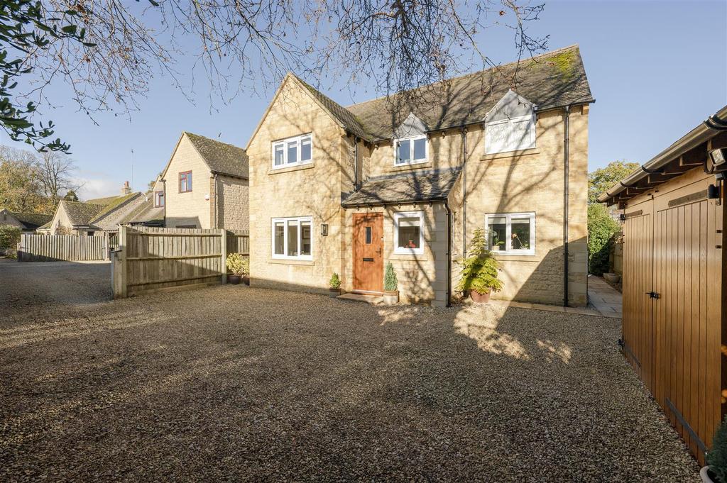 Hospital Road, MoretonInMarsh 3 bed detached house £650,000