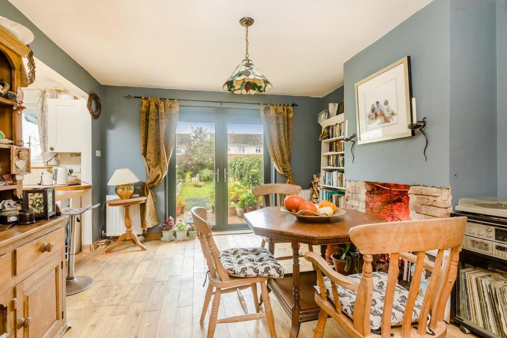 The Strand, GoringBySea, Worthing 3 bed semidetached house £430,000