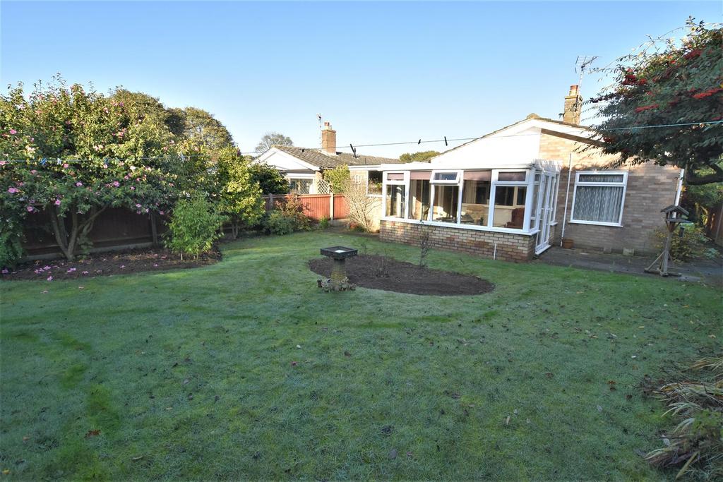 Burnt Hills, Cromer 2 bed detached bungalow £325,000
