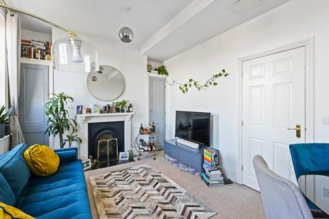 2 bedroom flat for sale, Hunter Road, Guildford