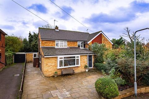 3 bedroom semi-detached house to rent - Severns Field, Epping