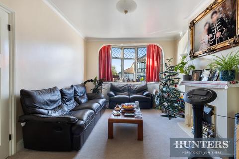 27 Montrose Gardens, Sutton, SM1 3BZ