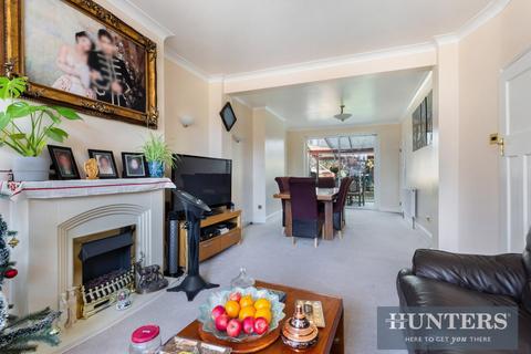 27 Montrose Gardens, Sutton, SM1 3BZ
