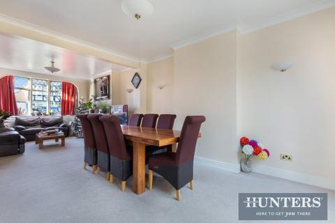 27 Montrose Gardens, Sutton, SM1 3BZ