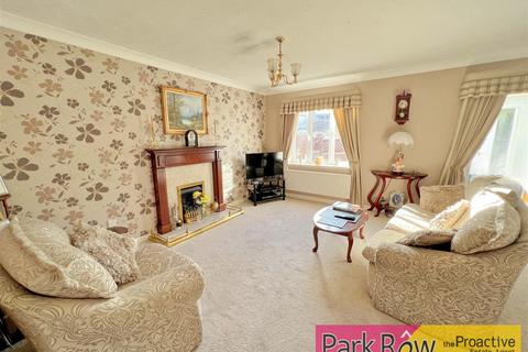 3 bedroom detached house for sale - Willowbank Drive, Pontefract