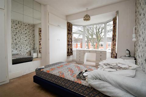 3 bedroom semi-detached house for sale - Gillshill Road, Hull