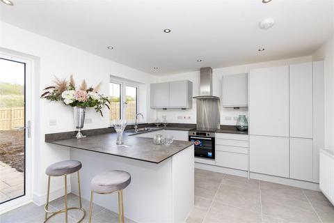 4 bedroom detached house for sale, Sandpiper Common, Lesmahagow, Lanark