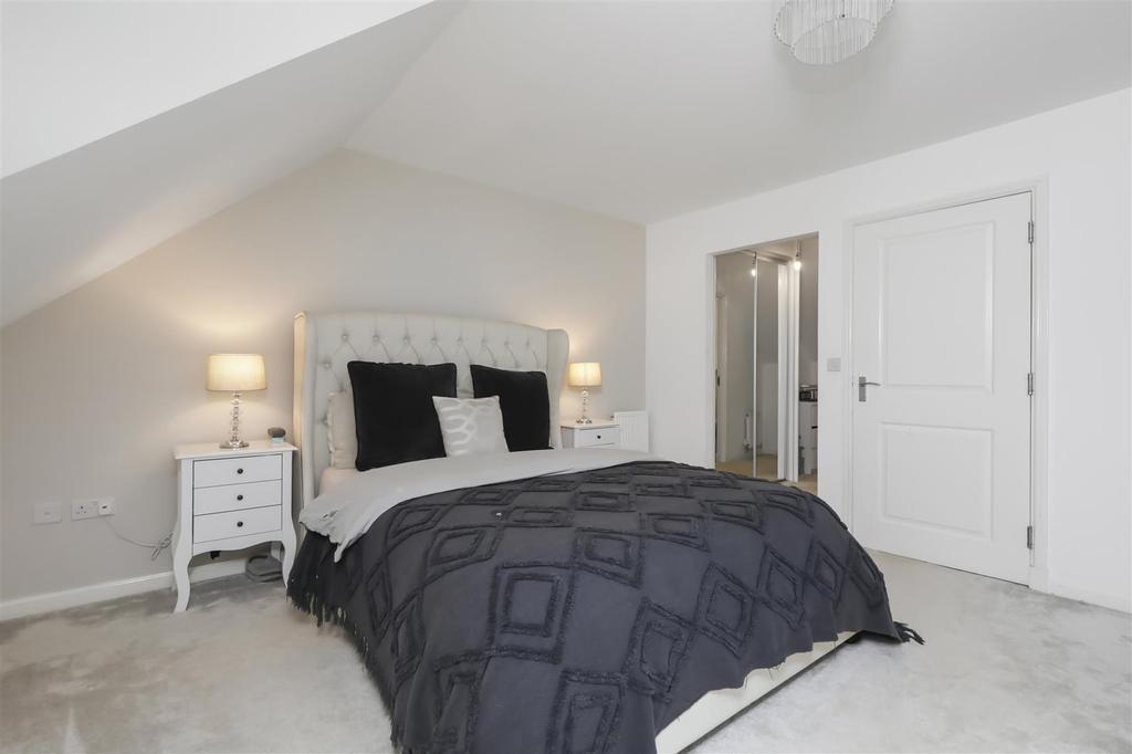 107 Greenshank Drive 11.jpg